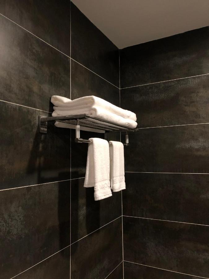Moc Hoang Hotel Hanoi Buitenkant foto